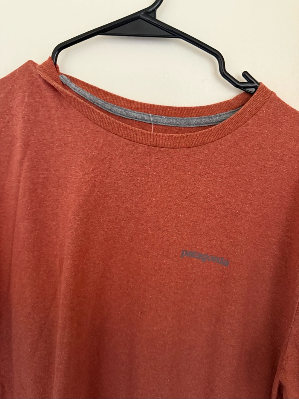 Patagonia Responsibili Tee T Shirt Women's L Orange Short Sleeve Hiking Casual - Picture 4 of 7